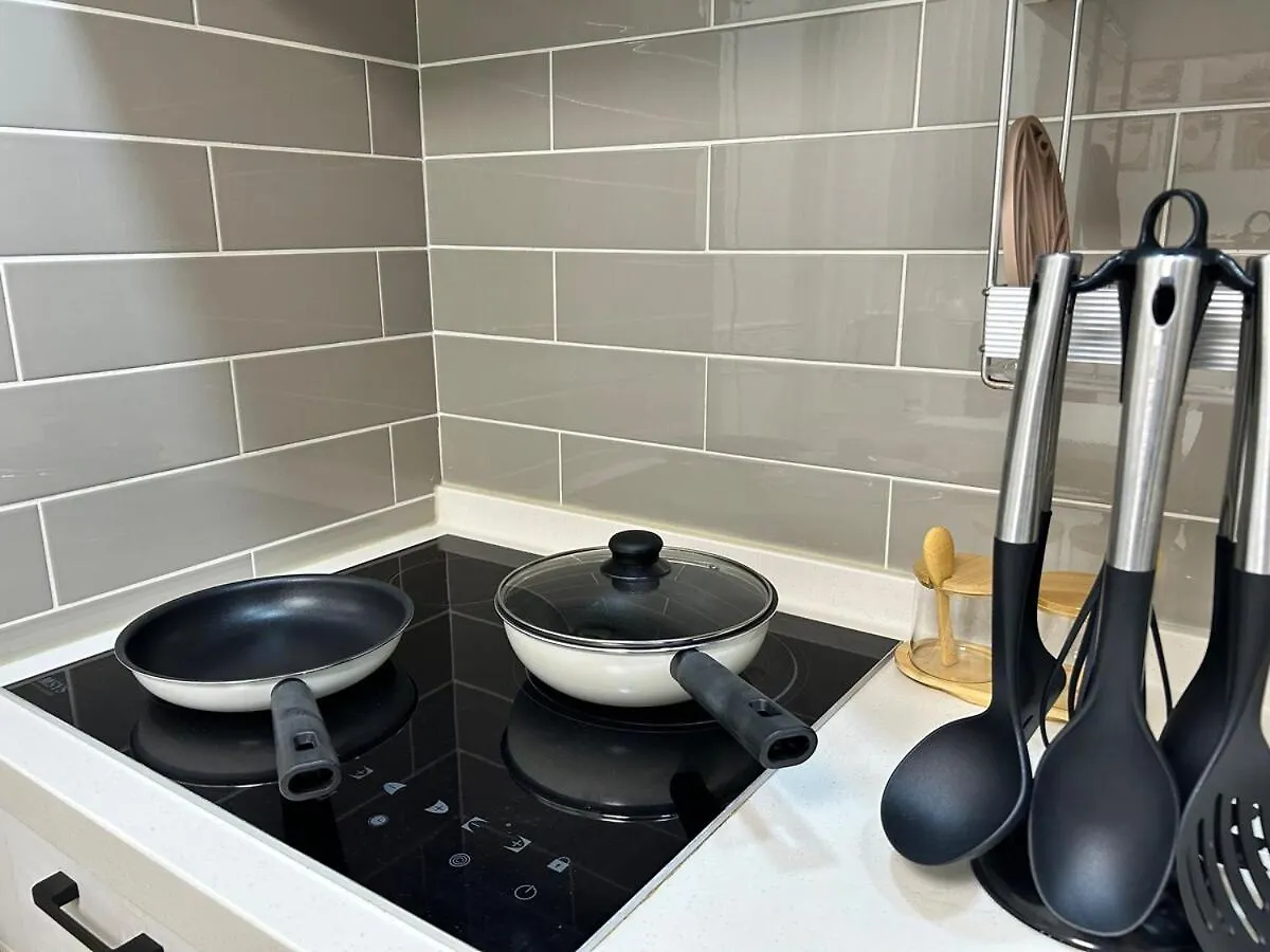3-Bed Gimpo Airport Stay, Filtered Water, Dryer, Early Check-In Or Late Check-Out Flexibly Seoul